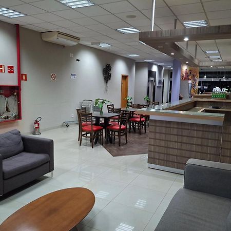 克拉维纽斯奥尼克斯酒店 Cravinhos 外观 照片